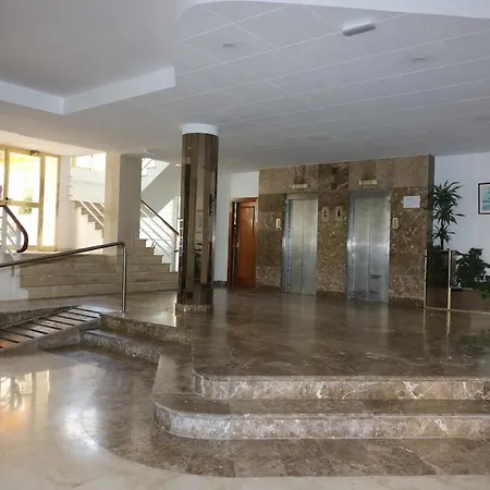 Varias Piscinas Salida Directa A La Playa 살루