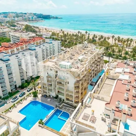 Varias Piscinas Salida Directa A La Playa * 살루