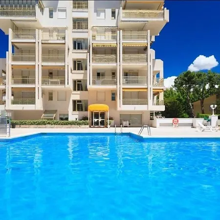 Varias Piscinas Salida Directa A La Playa Apartman