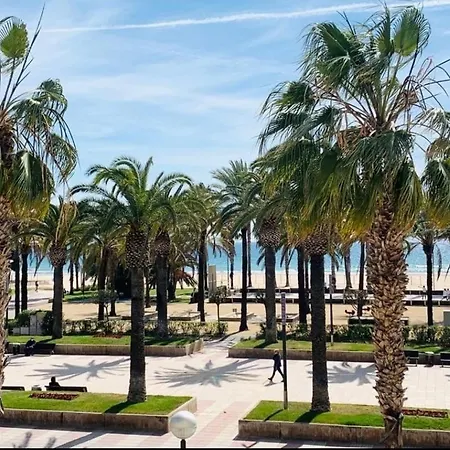 아파트 Varias Piscinas Salida Directa A La Playa 살루