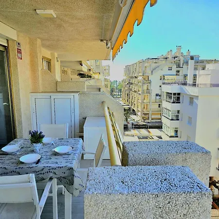 Varias Piscinas Salida Directa A La Playa 살루