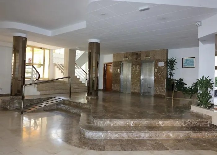 Varias Piscinas Salida Directa A La Playa 살루