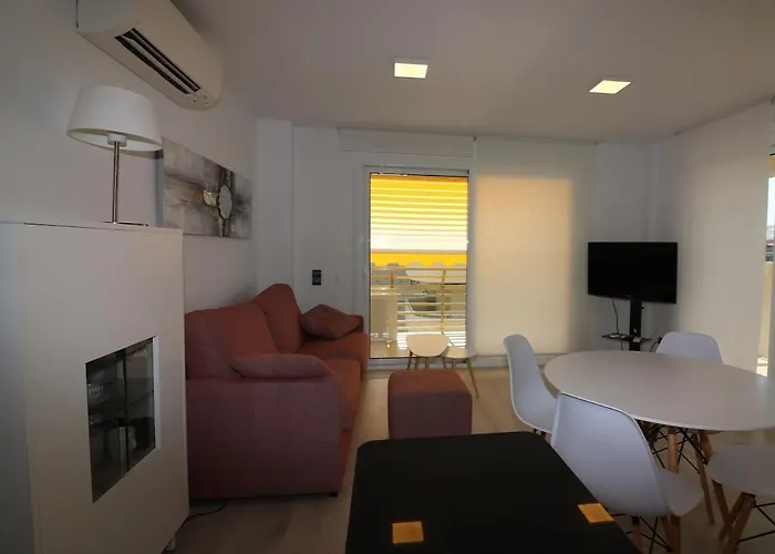 Varias Piscinas Salida Directa A La Playa 아파트 살루