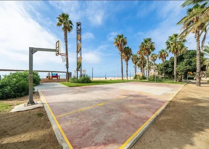 Varias Piscinas Salida Directa A La Playa Σαλού